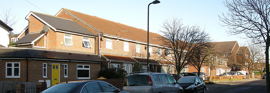 Housing estate built on Almond Avenue site of demolished Ealing Mead County School - photo Keith Littlejohns